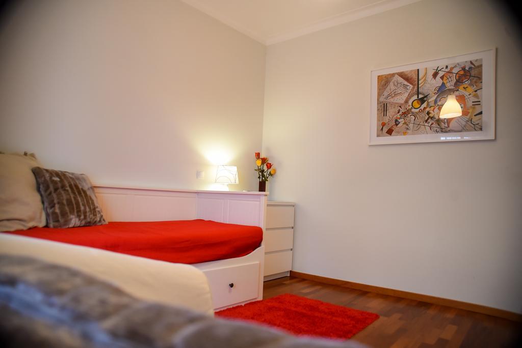 Midway To Geres And Braga Apartment Амарес Екстериор снимка