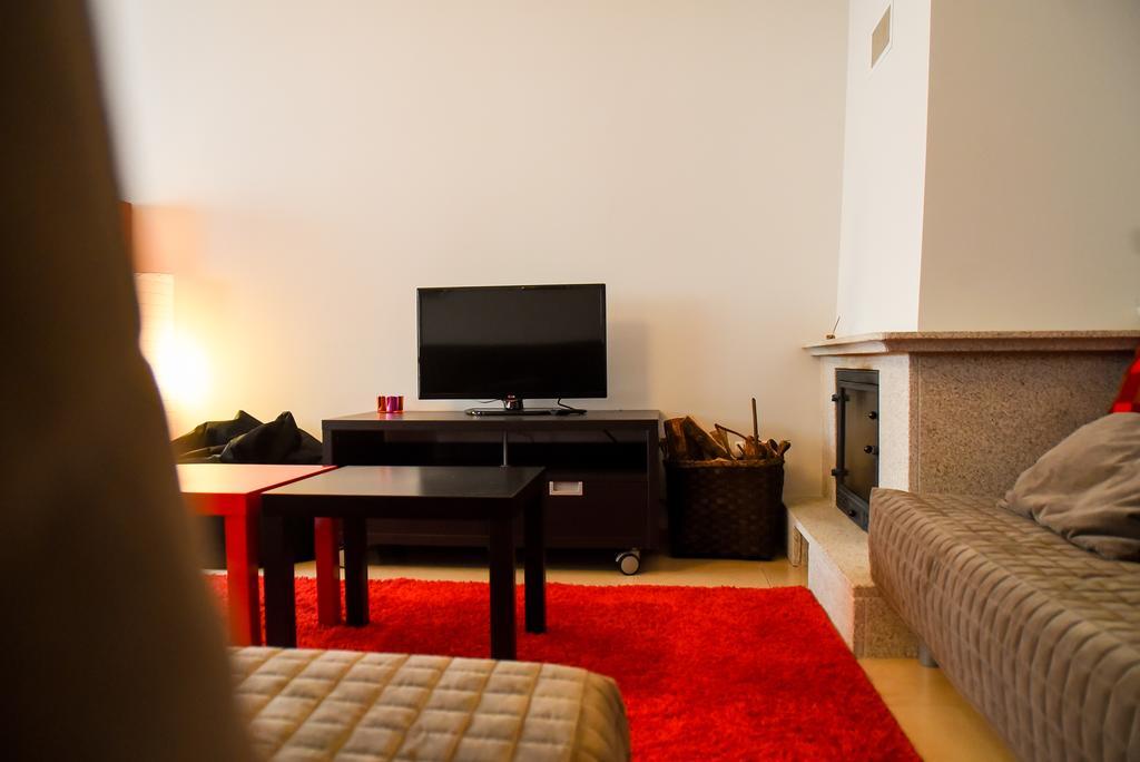 Midway To Geres And Braga Apartment Амарес Екстериор снимка