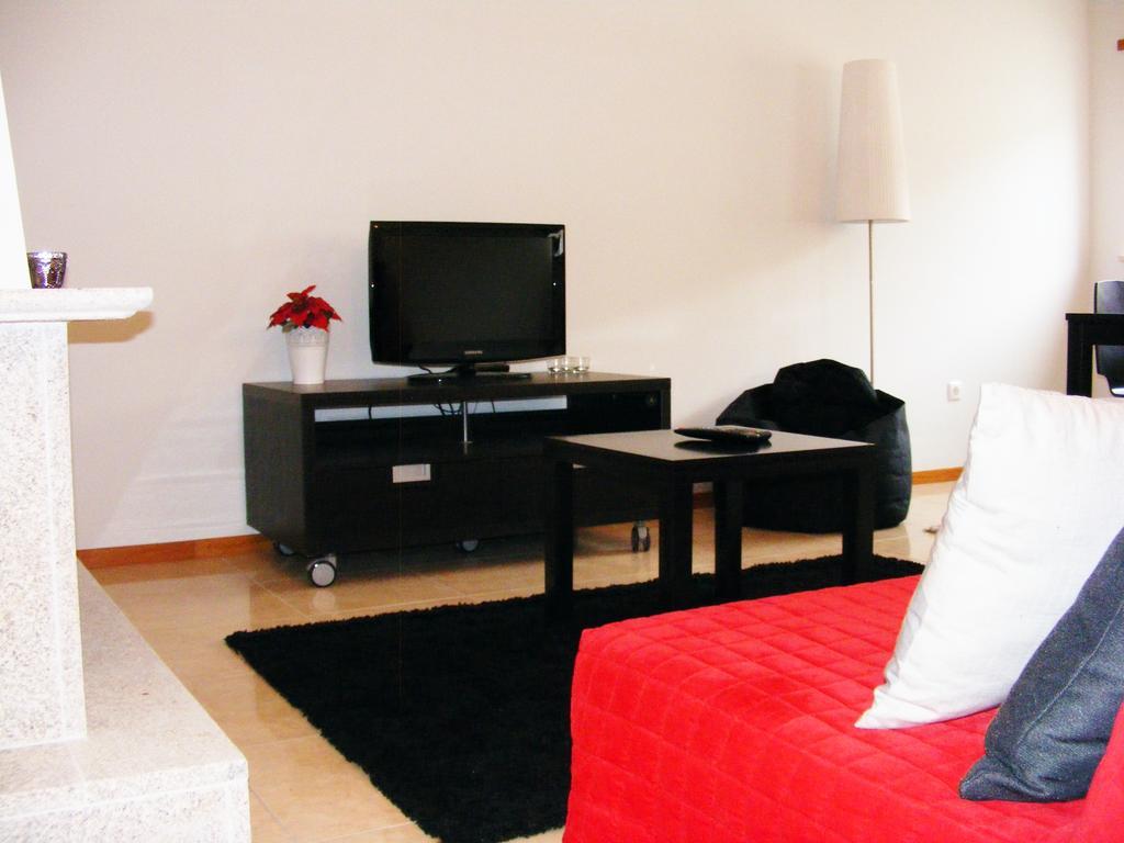 Midway To Geres And Braga Apartment Амарес Екстериор снимка
