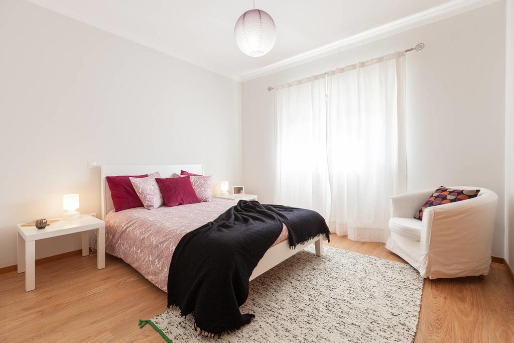 Midway To Geres And Braga Apartment Амарес Екстериор снимка